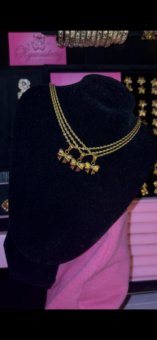 Bow necklace