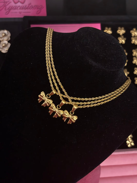 Bow necklace